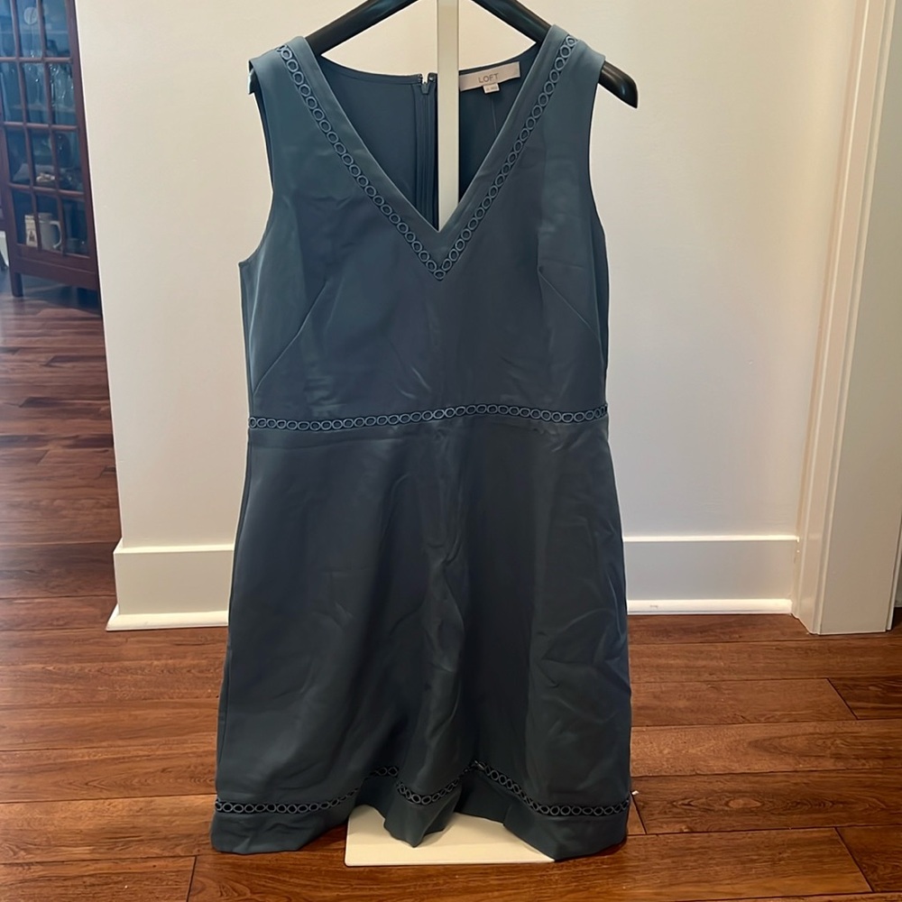 LOFT *new with tags* V-neck Dress 12